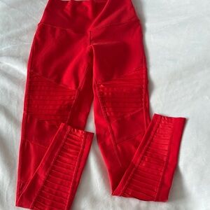 ALO❣️Yoga Women's Leggings in Vibrant Red